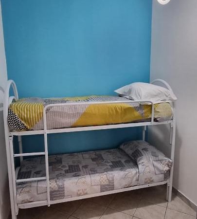 Grazioso Appartamento -Centro Storico Vic Strit يوتْسْوولْ المظهر الخارجي الصورة